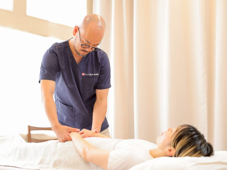 【四日市市】朝の手のこわばり・指や手首の痛みで家事がつらくなってしまった女性へ