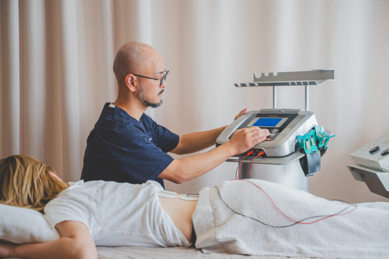 【四日市市】毎朝腰が痛くて目が覚める男性へ｜しっかり寝ているのに腰痛が取れない本当の理由